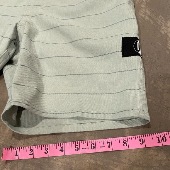 IPD striped shorts in HENRY fit! See pic for all the details & measurements 🕺🏻 - Picture 7 of 12